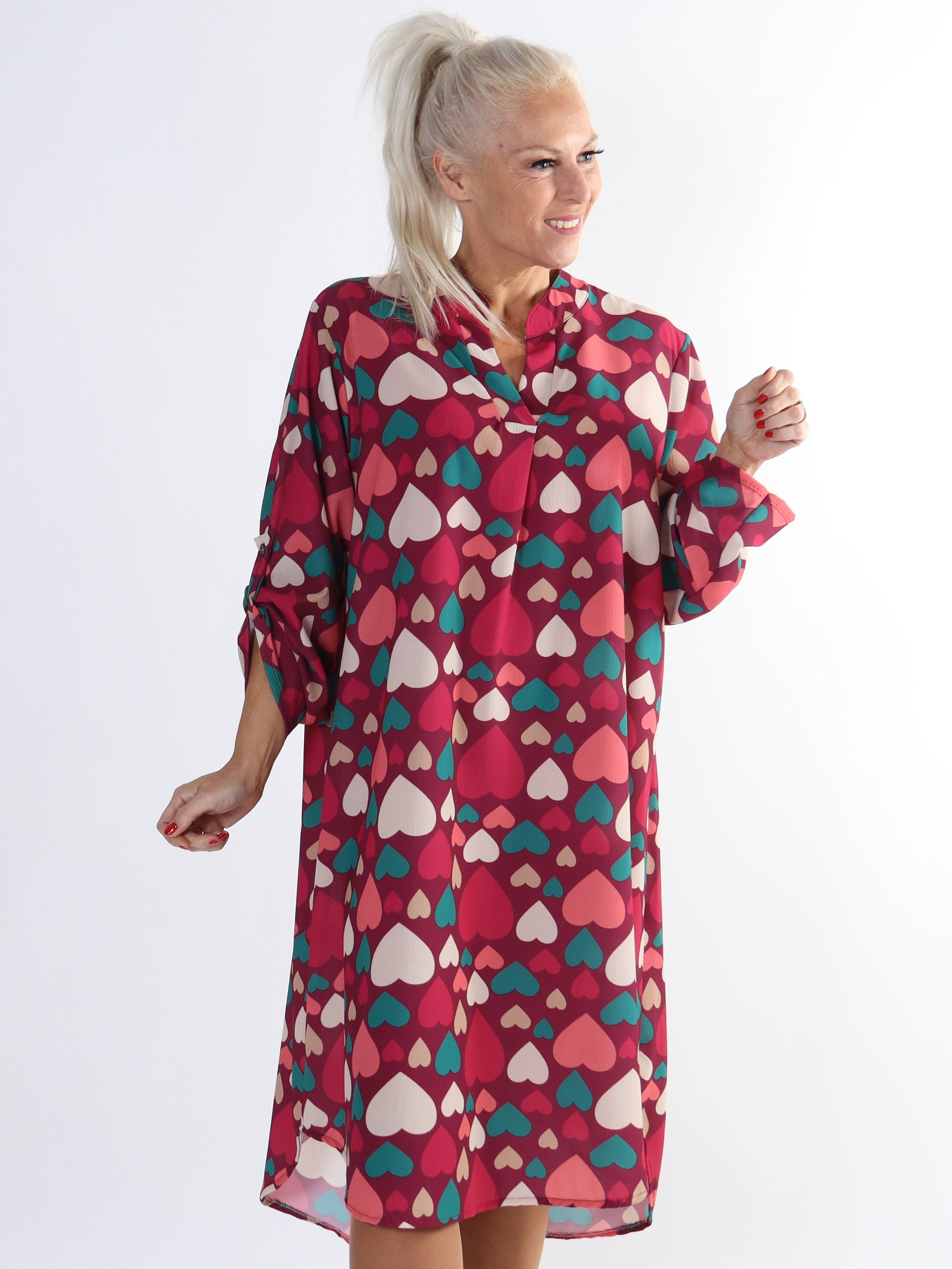 Vanesa Heart Long - Plus size klänning med hjärtmönster